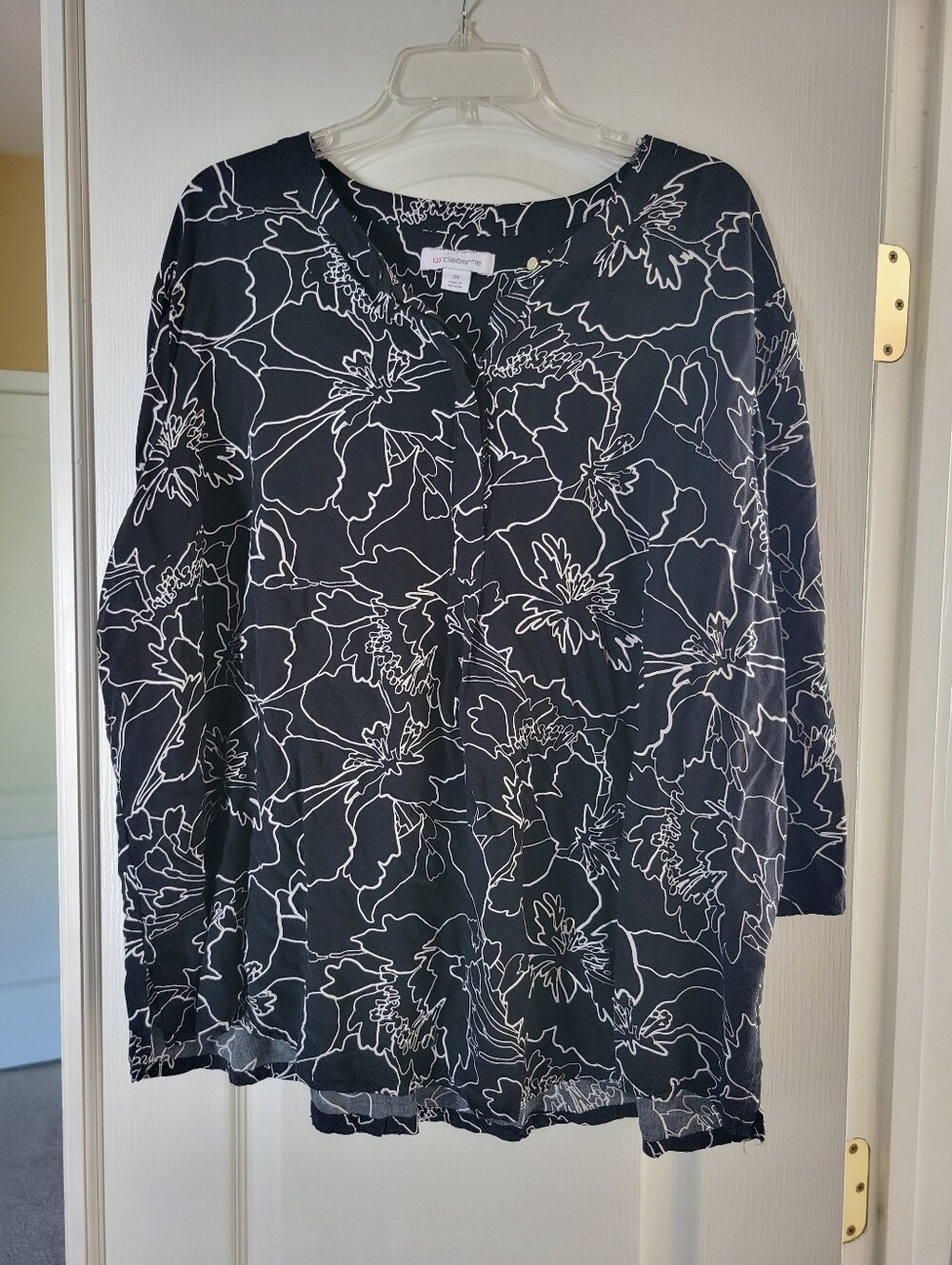 Liz Claiborne Plus Size 3X Top Navy White Big Flower Split V-Neck Pullover Blous